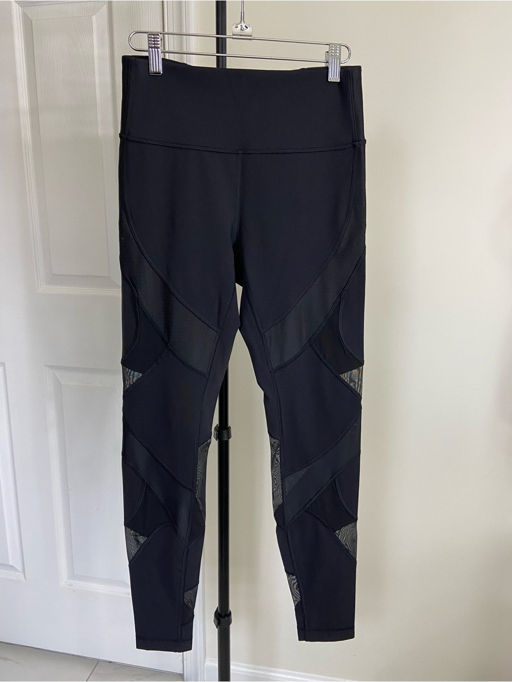 lululemon athletica Black High-Rise Mesh Panel Leggings